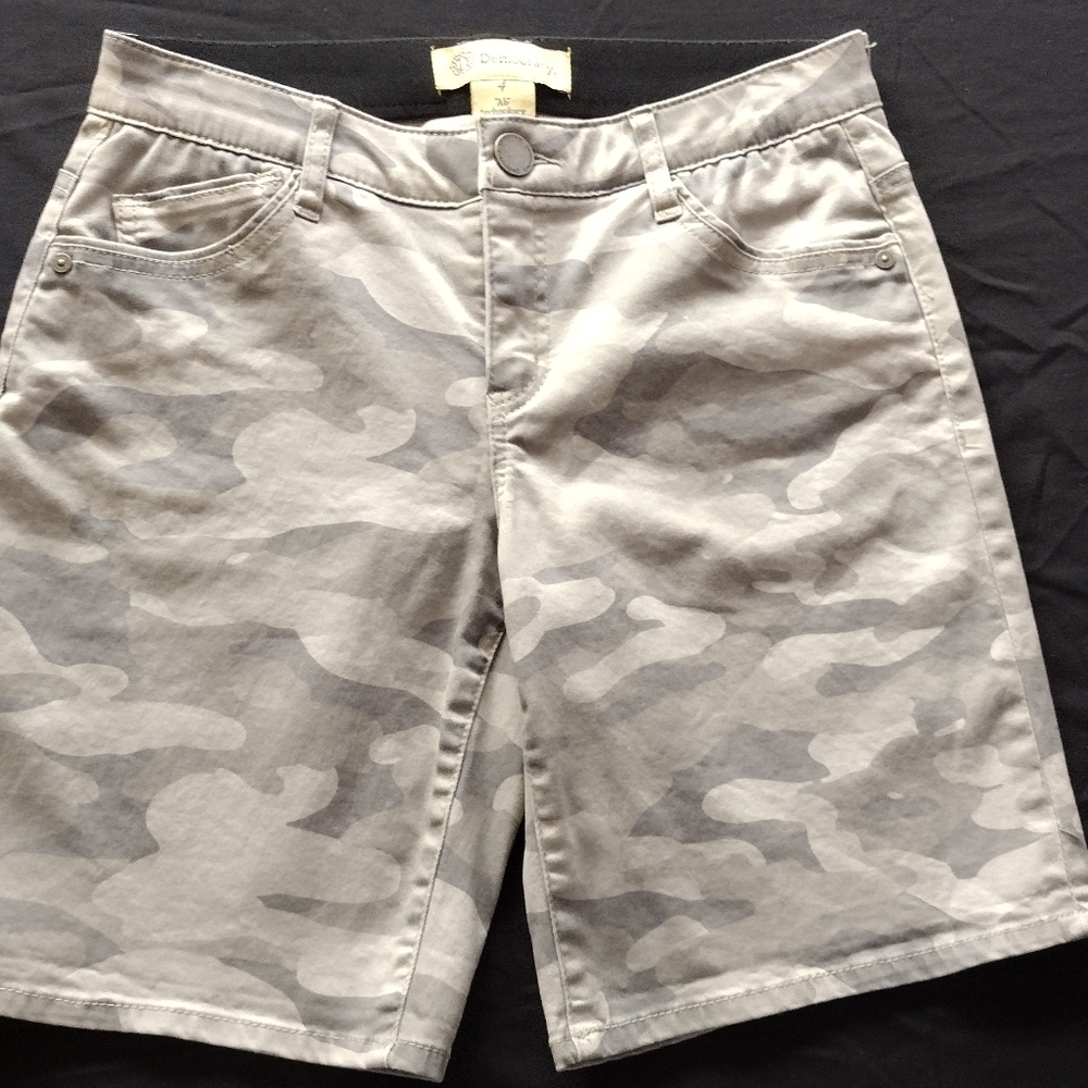 Camouflage Shorts, Democracy, Ab Technology with Slimming Panels